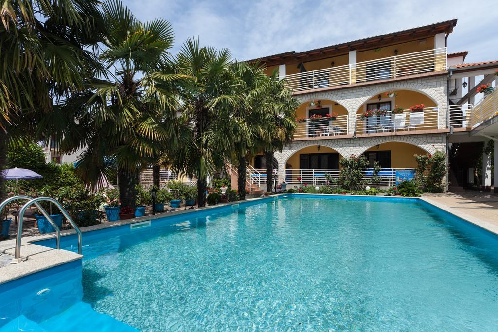 Apartments Paradis Rovinj Exterior photo