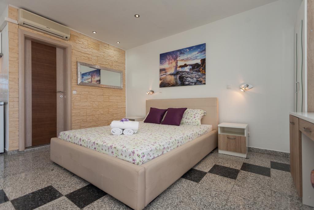 Apartments Paradis Rovinj Room photo