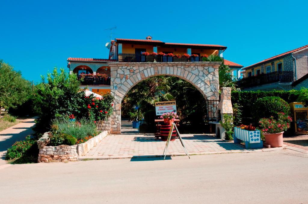 Apartments Paradis Rovinj Exterior photo